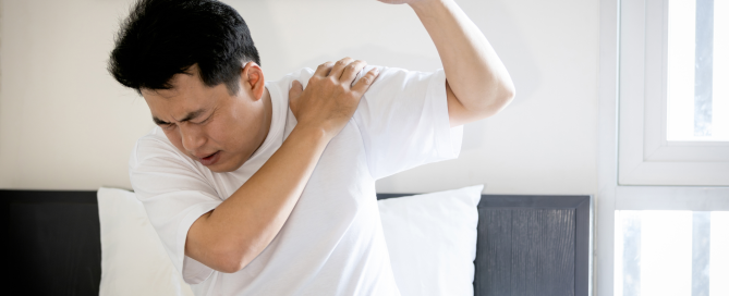 Rupture complète du tendon supra-épineux de la coiffe des rotateurs visible à l'IRM - pathologie de l'épaule traitée par kinésithérapie