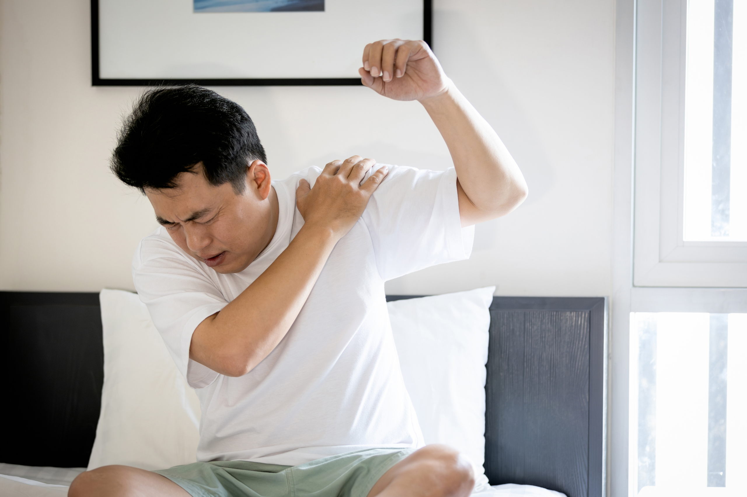 Rupture complète du tendon supra-épineux de la coiffe des rotateurs visible à l'IRM - pathologie de l'épaule traitée par kinésithérapie